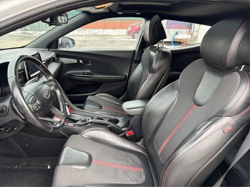 Used 2020 Hyundai Veloster Turbo image 10