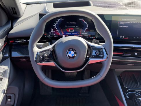 Certified 2025 BMW 530i xDrive w/ Premium Package image 18