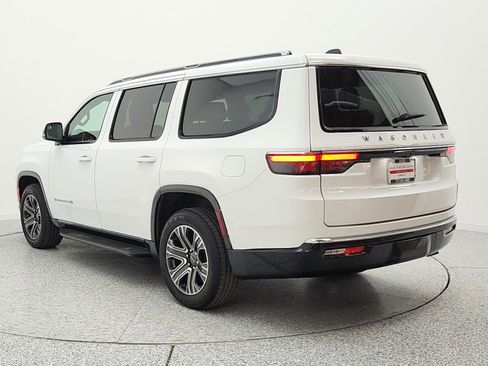 Used 2025 Jeep Wagoneer 4WD image 7