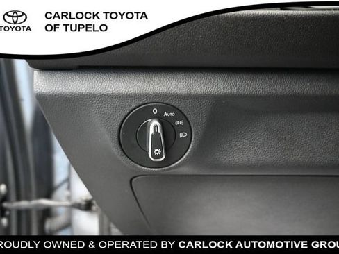 Used 2024 Volkswagen Jetta SE w/ Panoramic Sunroof Package FWD image 23