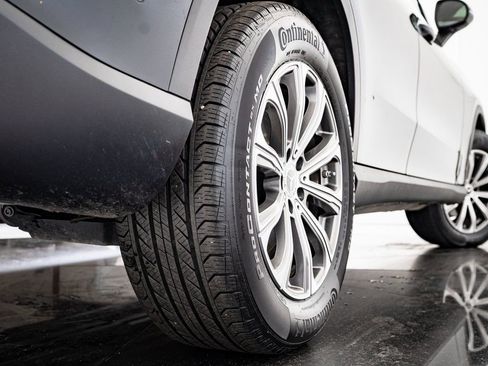 Certified 2025 Mercedes-Benz GLC 300 4MATIC image 39