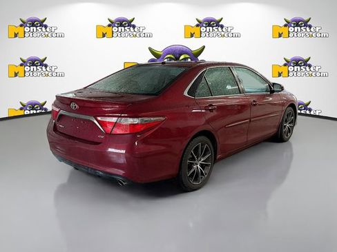 Used 2016 Toyota Camry SE image 4