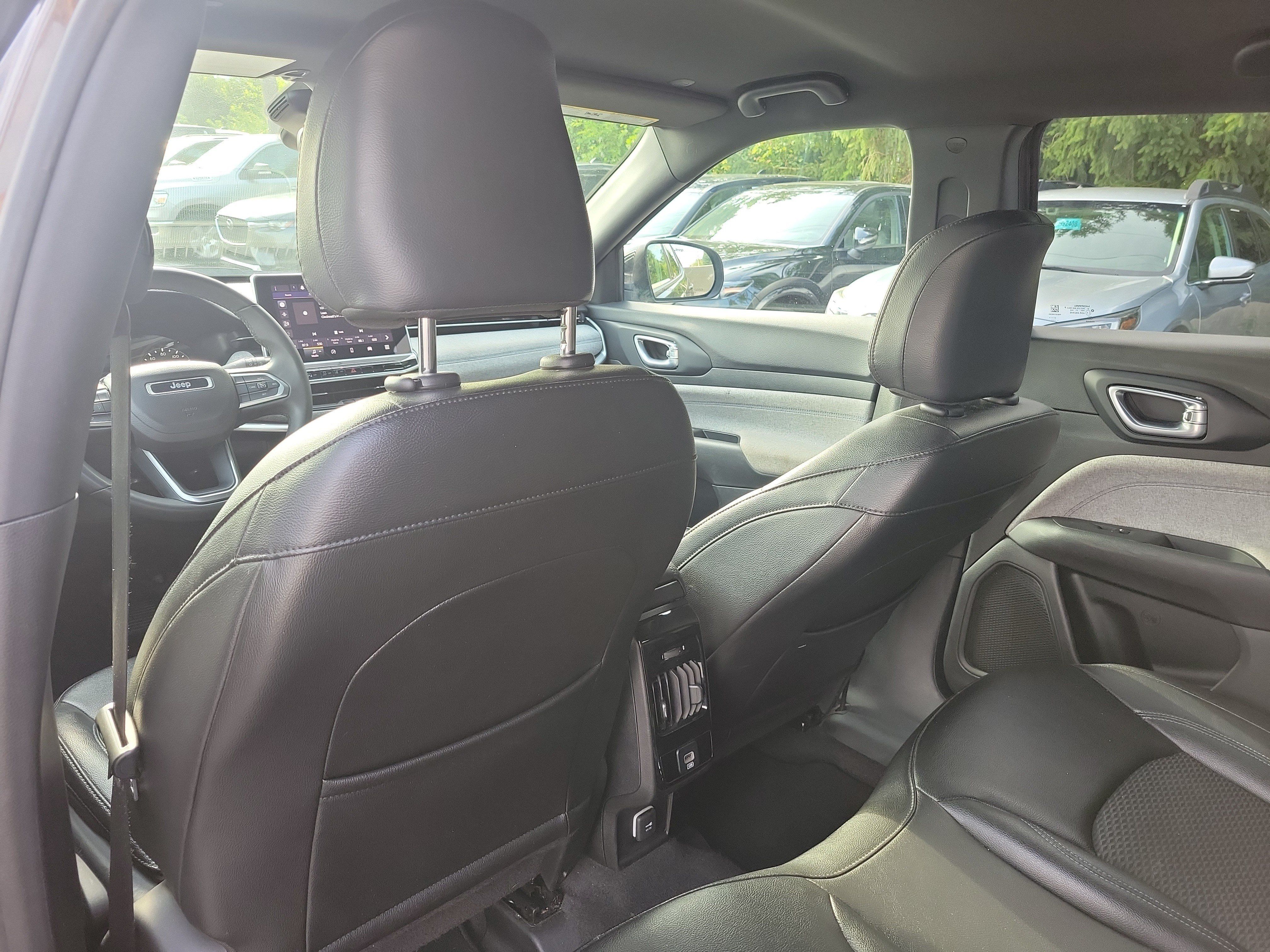 Used 2024 Jeep Compass Latitude AWD/4WD image 14