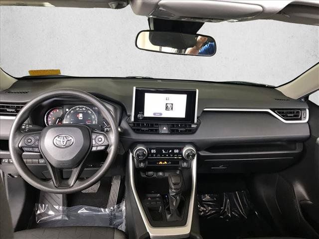 Used 2023 Toyota RAV4 XLE w/ Convenience Package FWD image 10
