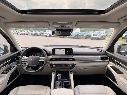 Used 2022 Kia Telluride EX FWD image 28