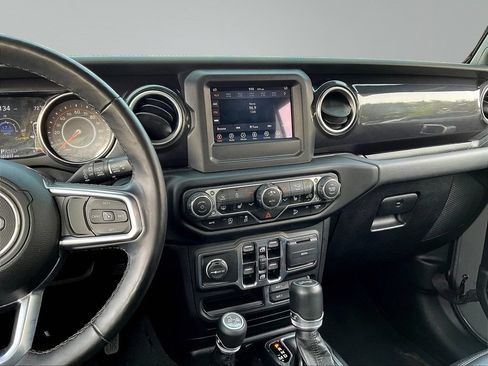Used 2021 Jeep Wrangler Unlimited Sahara AWD/4WD image 11
