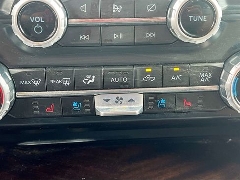 Used 2023 Ford F150 King Ranch w/ Equipment Group 601A High AWD/4WD image 21
