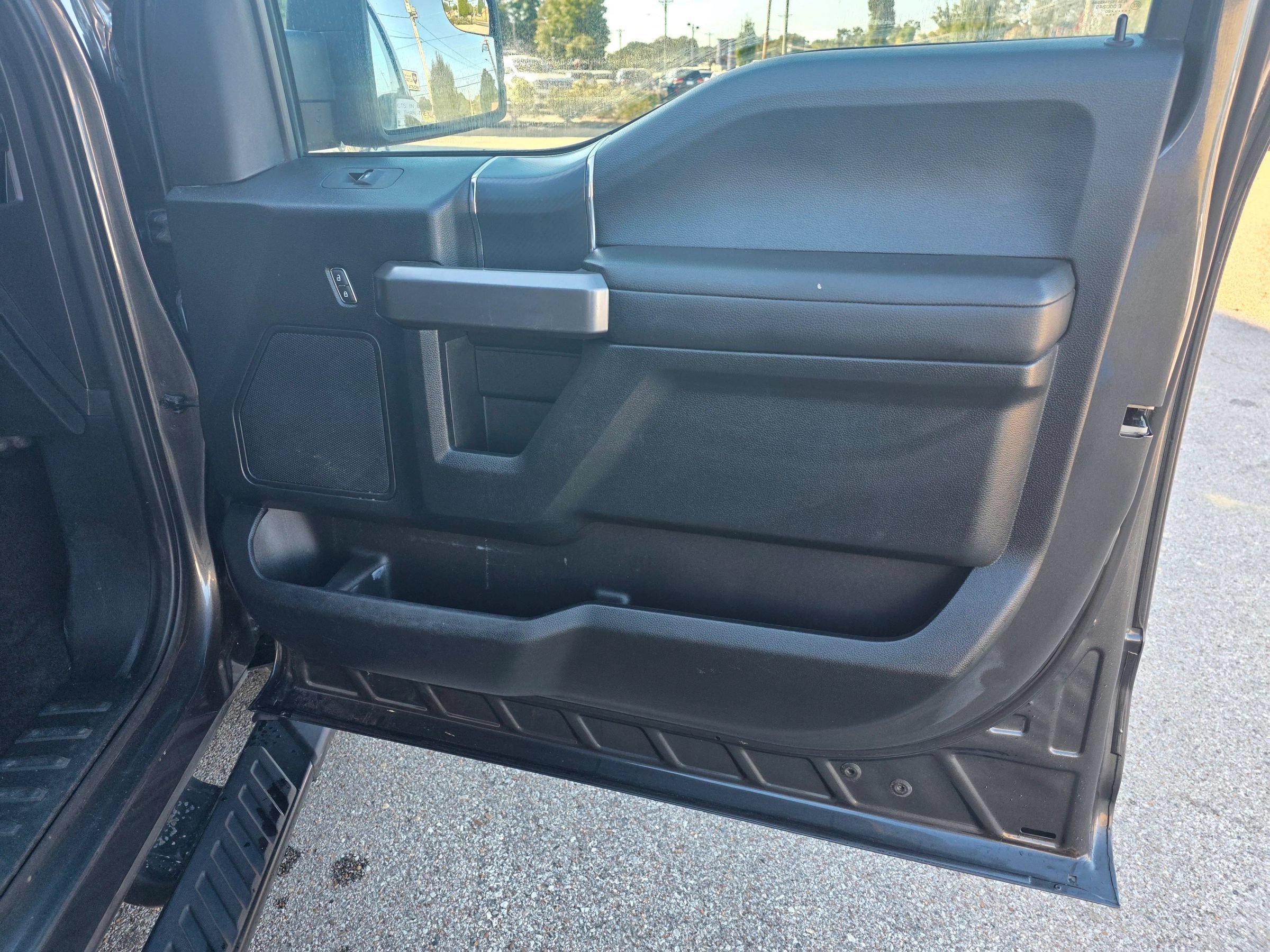 Used 2020 Ford F150 XLT w/ Equipment Group 302A Luxury AWD/4WD image 5
