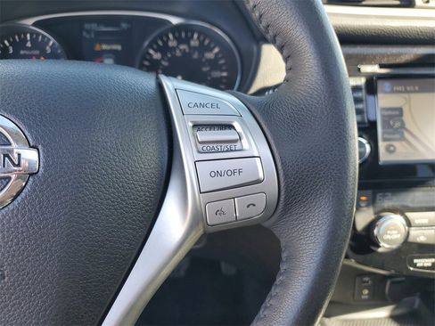 Used 2016 Nissan Rogue SL w/ SL Premium Package image 27