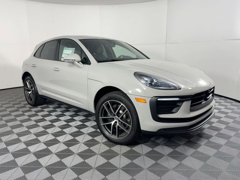 Used 2026 Porsche Macan image 7