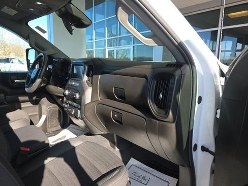 Used 2024 Chevrolet Silverado 2500 Custom w/ Custom Convenience Package AWD/4WD image 8