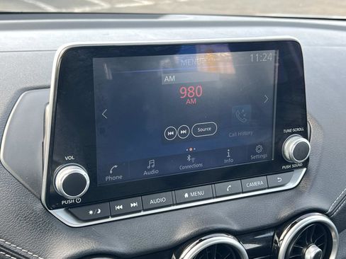 Used 2022 Nissan Sentra SV image 11