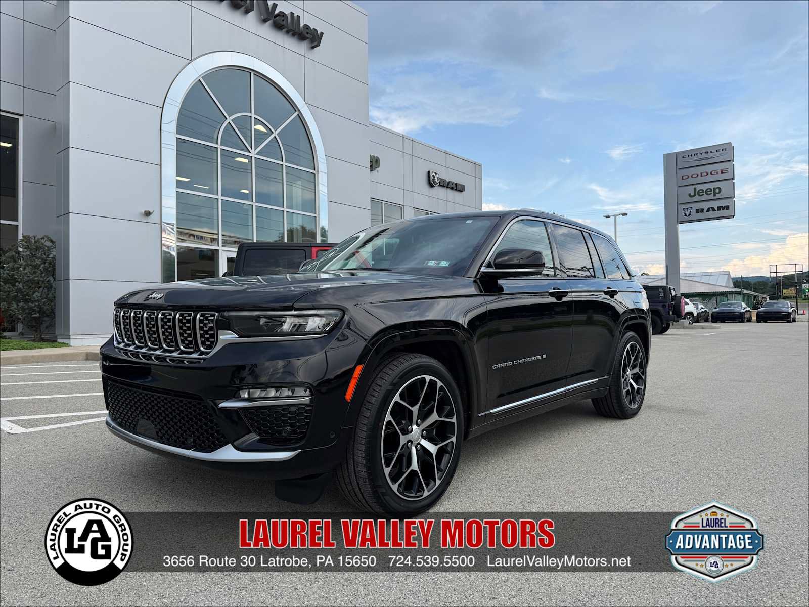 Certified 2023 Jeep Grand Cherokee Summit AWD/4WD image 1