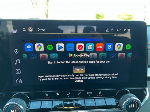 Used 2025 Chevrolet Colorado Z71 w/ Technology Package image 31