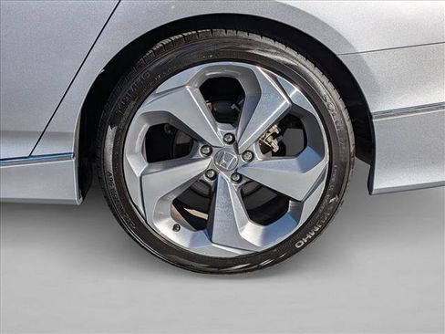 Used 2018 Honda Accord Touring image 25