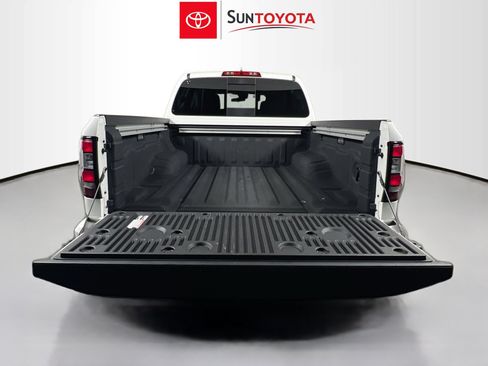 Used 2025 Nissan Frontier SV w/ SV Convenience Package AWD/4WD image 33