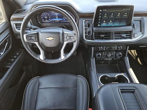 Used 2023 Chevrolet Suburban Premier image 11