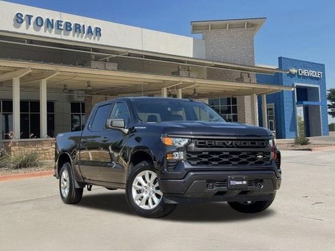 Used 2023 Chevrolet Silverado 1500 Custom AWD/4WD image 2