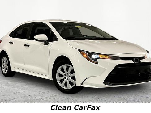 Used 2024 Toyota Corolla LE FWD image 3