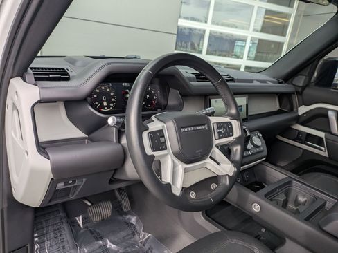 Certified 2022 Land Rover Defender 110 X-Dynamic HSE image 12