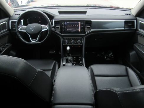 Used 2022 Volkswagen Atlas SEL R-Line image 3