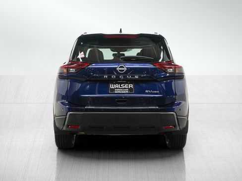 Used 2024 Nissan Rogue SV w/ SV Premium Package AWD/4WD image 4