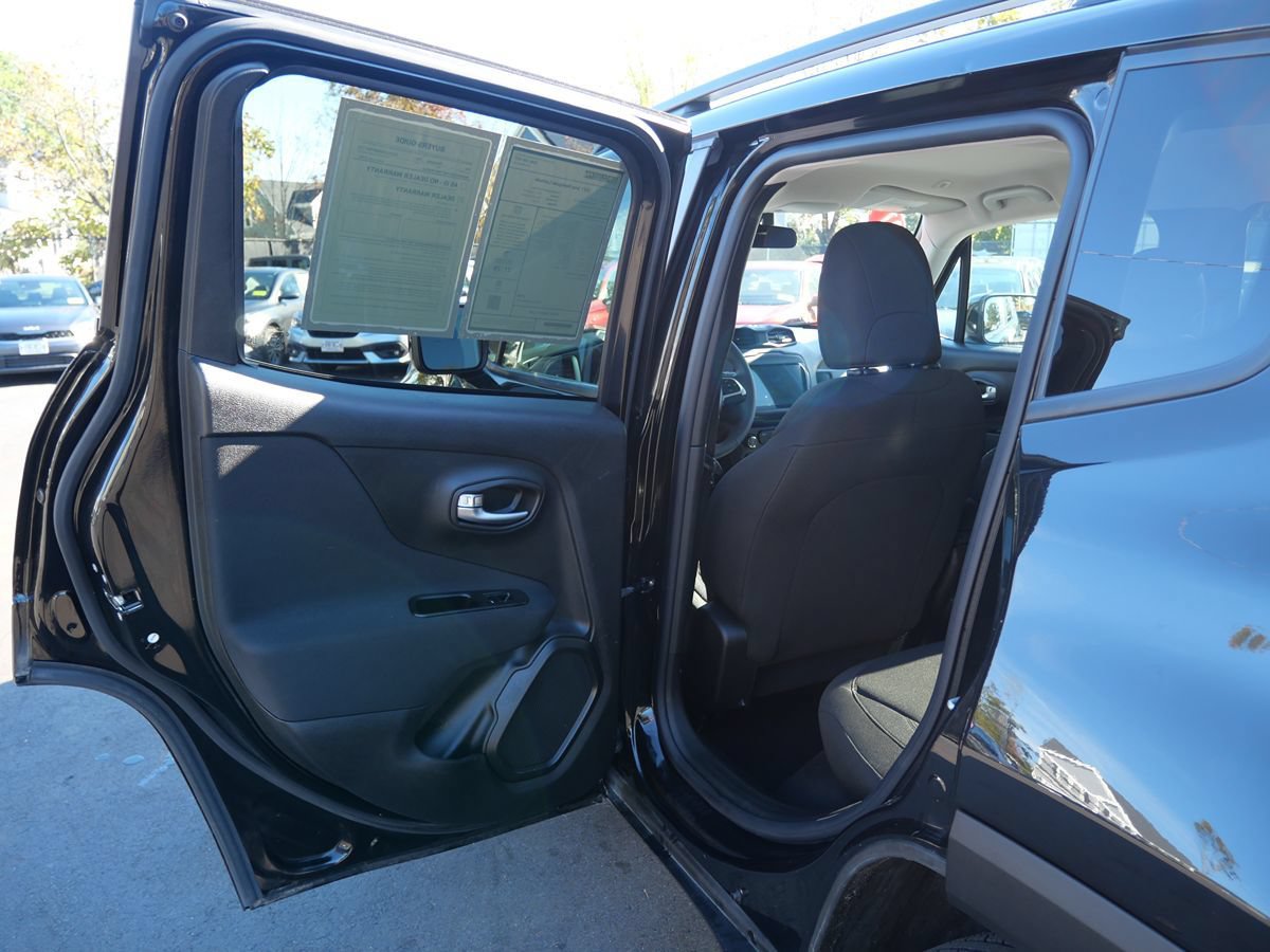 Used 2021 Jeep Renegade Latitude AWD/4WD image 25