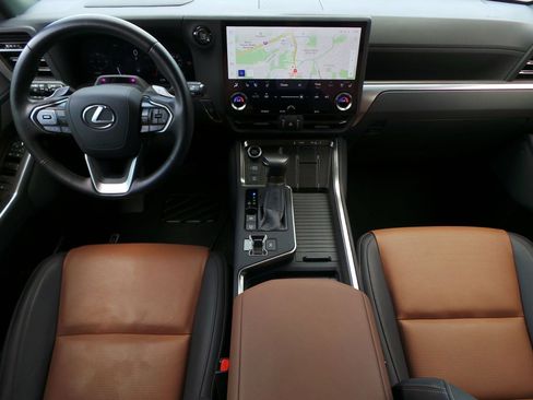 Used 2025 Lexus GX 550 w/ Cold Area Package AWD/4WD image 7