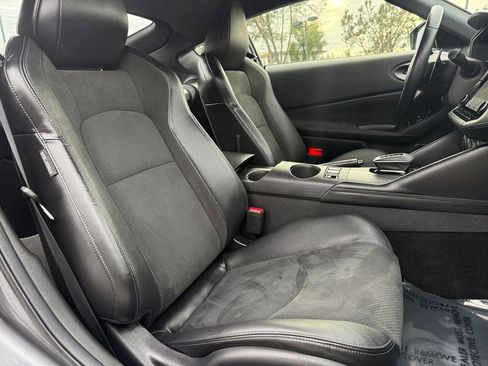 Certified 2023 Nissan Z Performance w/ Floor Mat Package (L93) image 27