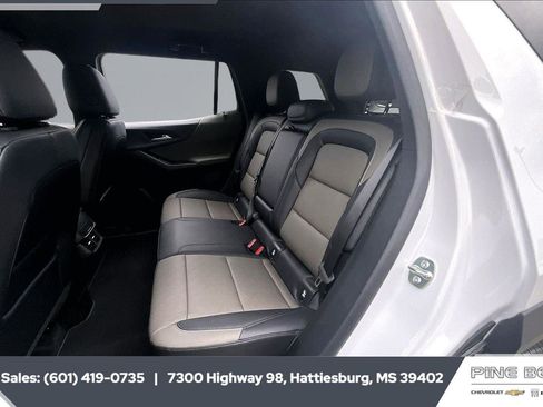 New 2026 Chevrolet Equinox LT w/ Convenience Package II FWD image 19