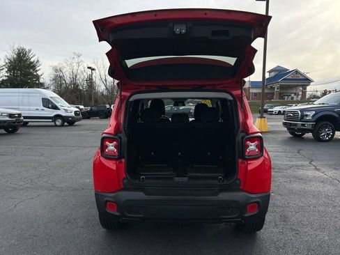 Used 2018 Jeep Renegade Altitude image 12