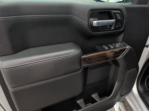 Used 2021 GMC Sierra 1500 SLT image 15