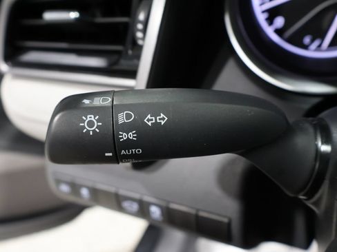 Used 2022 Toyota Camry LE AWD/4WD image 35