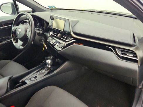 Used 2018 Toyota C-HR XLE image 24