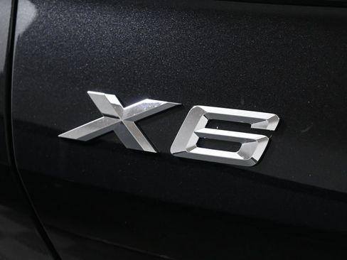 New 2026 BMW X6 xDrive40i w/ Climate Comfort Package image 40
