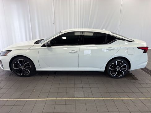 Used 2023 Nissan Altima 2.5 SR FWD image 8