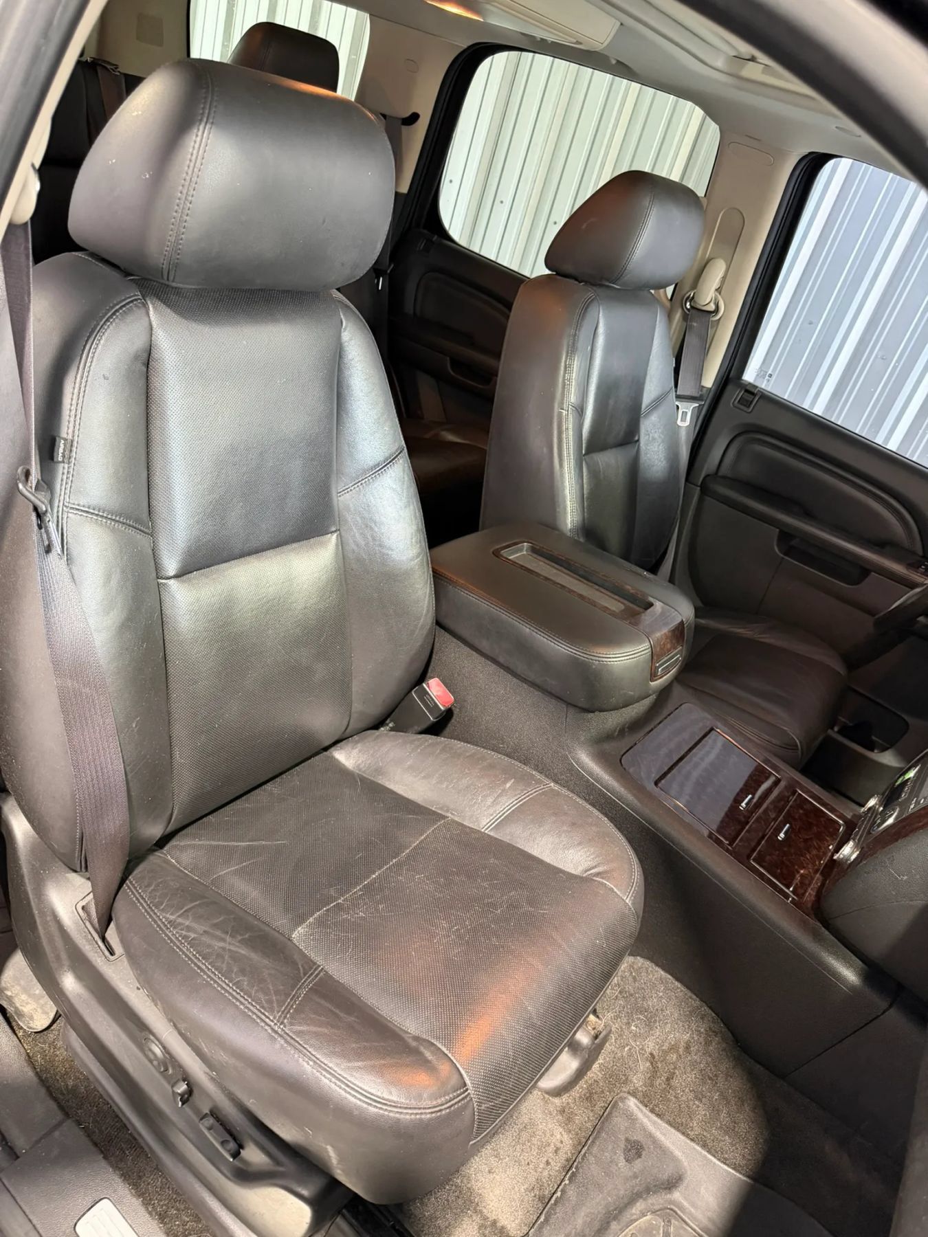 Used 2011 GMC Yukon Denali RWD image 25