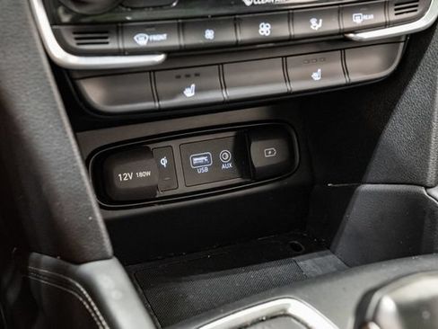 Used 2020 Hyundai Santa Fe SEL w/ Convenience + Premium Package AWD/4WD image 22