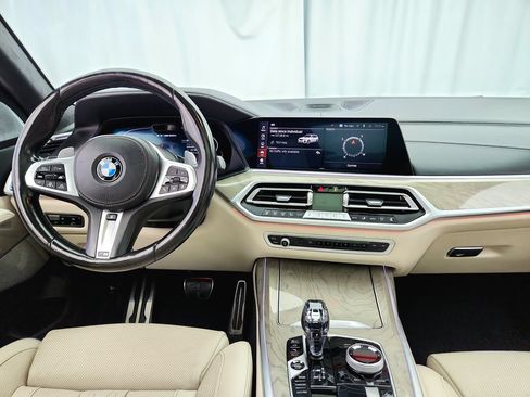 Used 2021 BMW X7 M50i w/ Dynamic Handling Package AWD/4WD image 29