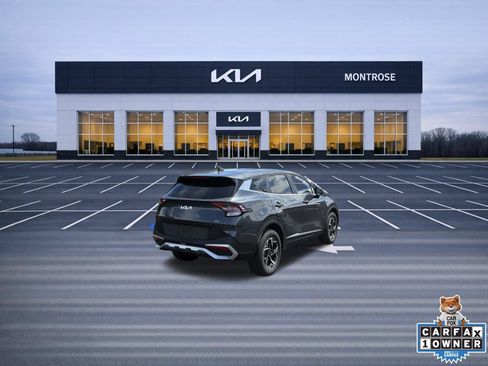 Used 2023 Kia Sportage LX AWD/4WD image 6