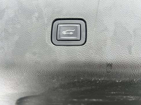 Certified 2023 Chevrolet Traverse LT image 12