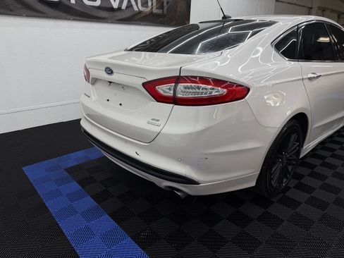 Used 2015 Ford Fusion SE w/ Equipment Group 202A FWD image 4
