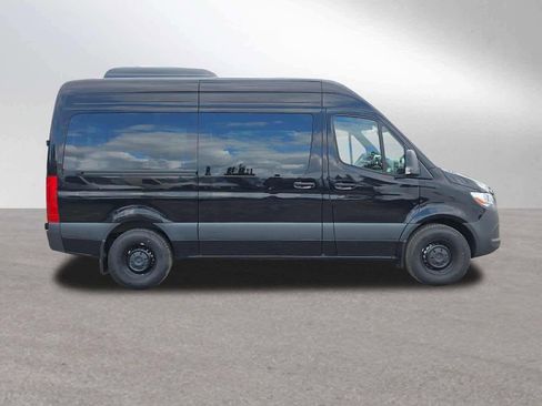 Used 2025 Mercedes-Benz Sprinter 2500 image 2