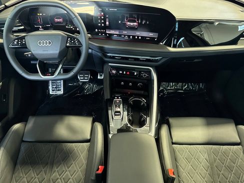 Used 2025 Audi SQ5 Premium Plus AWD/4WD image 3
