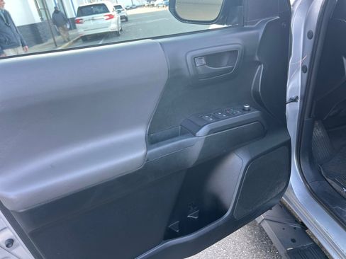 Used 2017 Toyota Tacoma SR image 35
