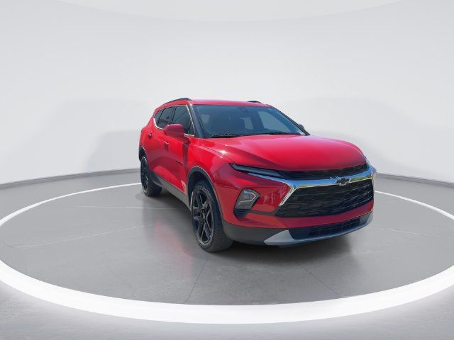 Used 2024 Chevrolet Blazer LT w/ Convenience Package FWD image 2