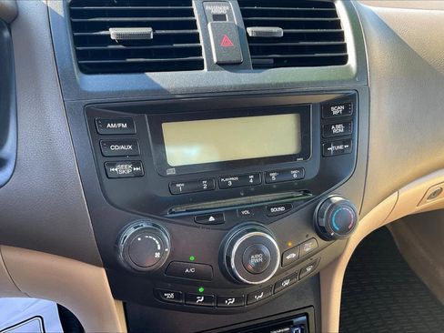 Used 2004 Honda Accord LX image 9