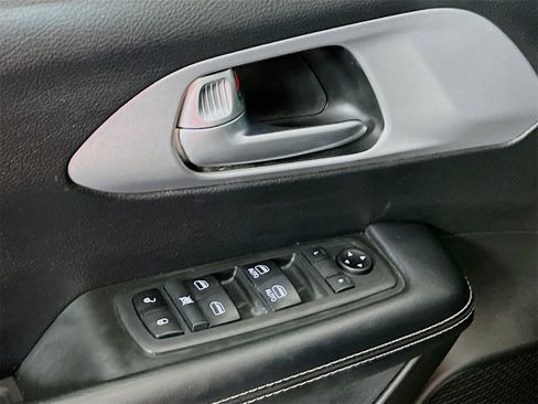 Used 2018 Chrysler Pacifica Touring Plus w/ S Appearance Package image 20