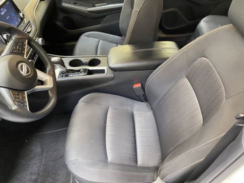 Used 2025 Nissan Altima 2.5 SV FWD image 18