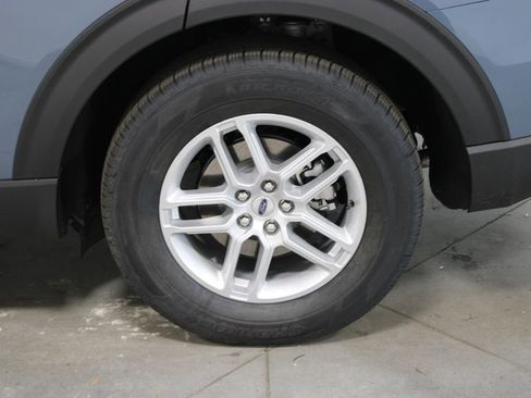New 2026 Ford Explorer Active RWD image 17